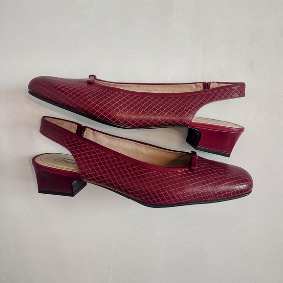 🤍 NWOT Trotters oxblood sling back low heels - Picture 1 of 10